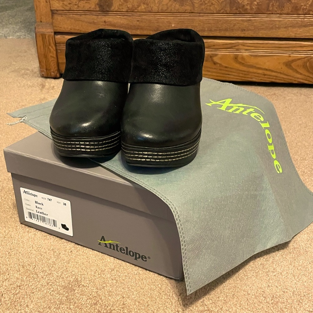 Antelope Leather Toby clogs size 38 (7-7.5)